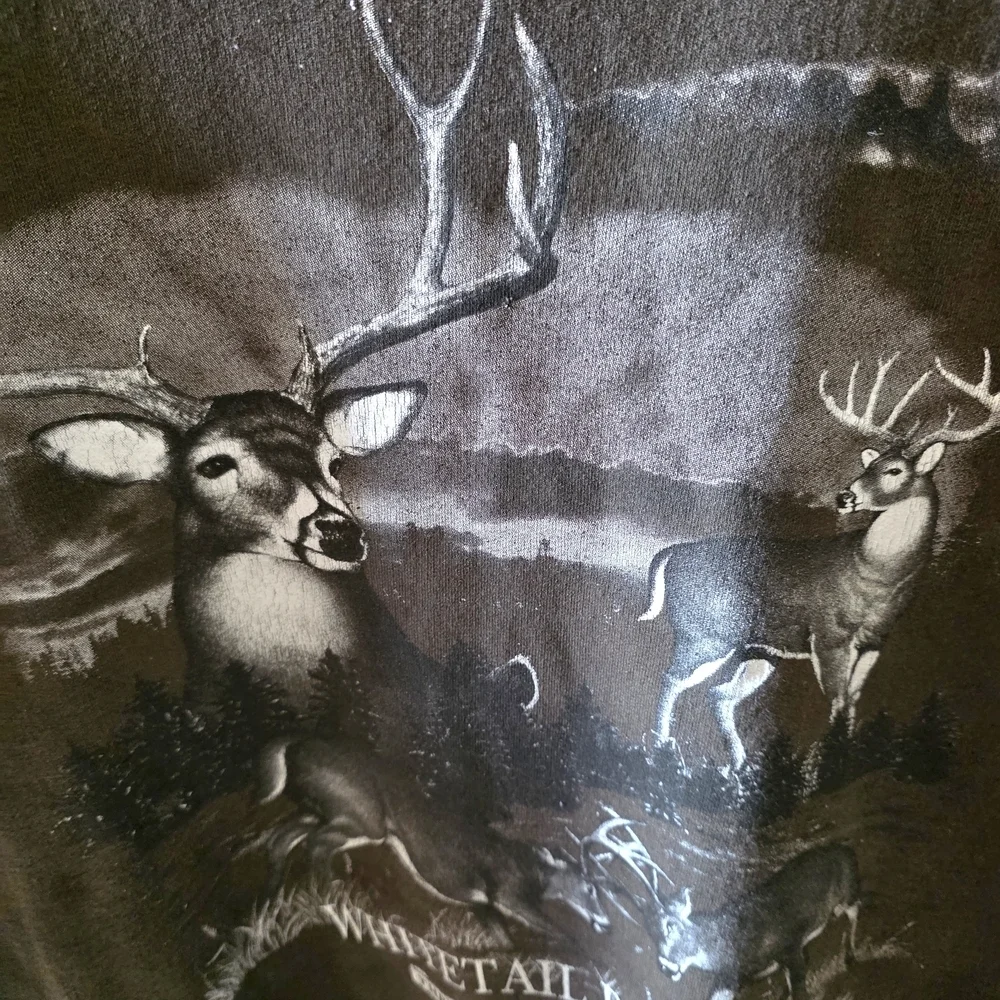 Covington Graphic White Tail Deer Brown and White Sweatshirt Size Large Outdoor